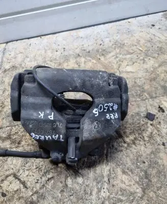 Volkswagen Touareg I Front brake caliper