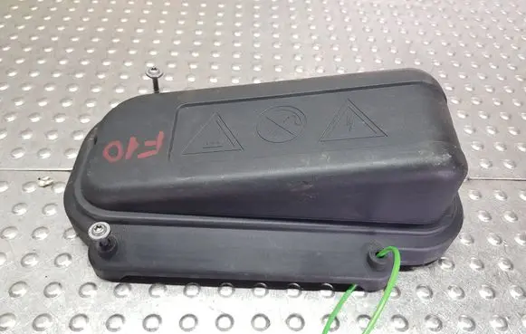BMW 5 F10 F11 Fuse box cover S27698962 7555189