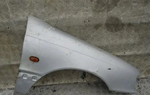 Hyundai Lantra I Fender