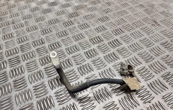 Volkswagen Golf V Negative earth cable (battery)