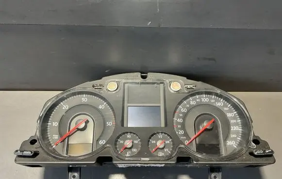 Volkswagen PASSAT B6 Speedometer (instrument cluster) 3C0920860H