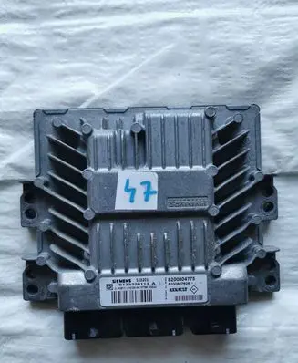 Renault Megane II Engine control unit/module 8200804775