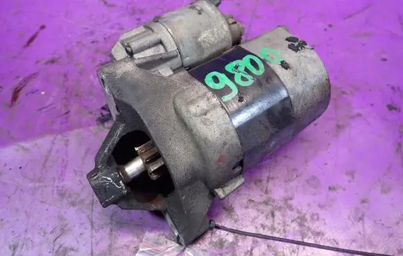 Renault Clio III Starter motor 