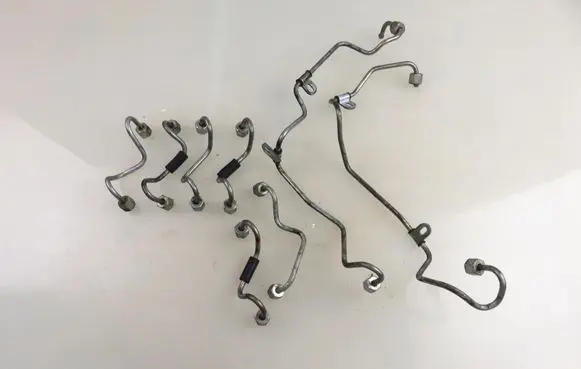 Infiniti M Fuel injector supply line/pipe 