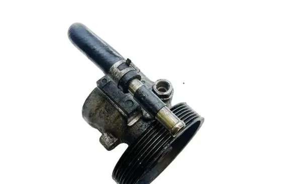 Nissan Primera Power steering pump 28001104