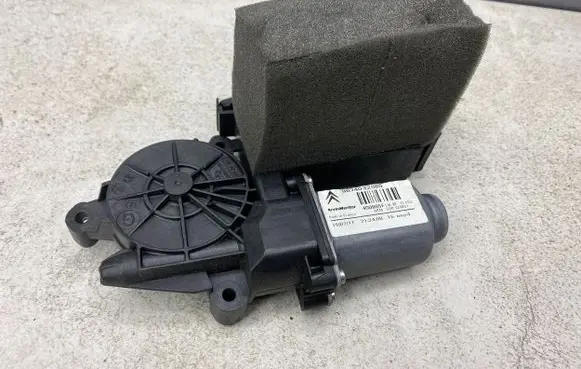 Citroen C4 Grand Picasso Front door window regulator motor 9674032580 400965F 1502M1