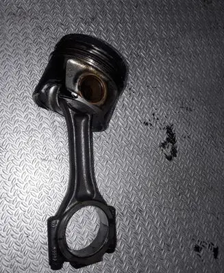 Volkswagen Touran I Piston with connecting rod 038J
