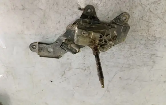 Nissan Patrol Y61 Headlight wiper motor 020701