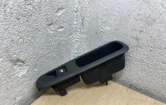 Peugeot 3008 I Electric window control switch 96652794