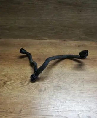 Engine coolant pipe/hose