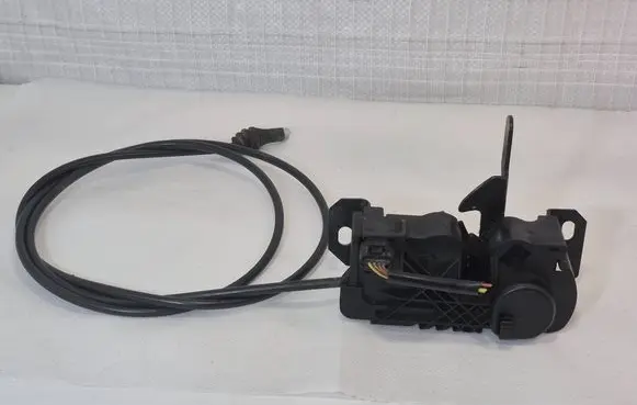 Mercedes-Benz B W246 W242 Engine bonnet/hood lock/catch A2468700558 A2468800059