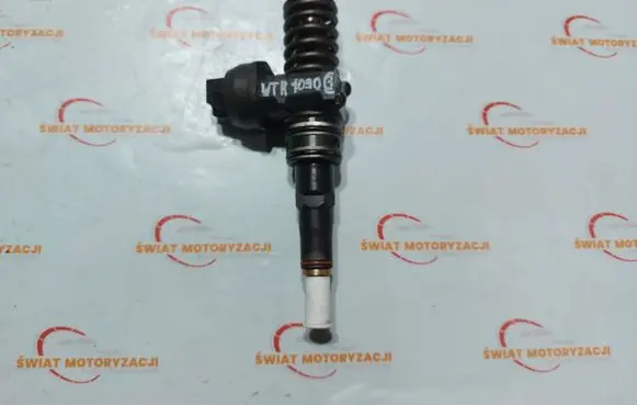 Volkswagen Golf VI Fuel injector 038130073AG