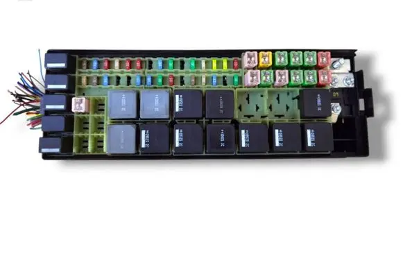 Land Rover Discovery 4 - LR4 Fuse module 2010544181 AH22-14290-BGB