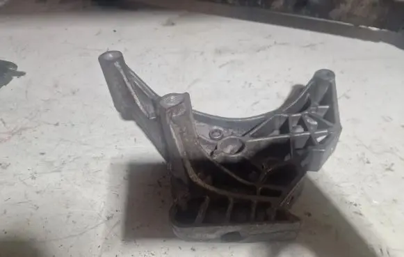 Skoda Superb B6 (3T) Engine mounting bracket 03L199207