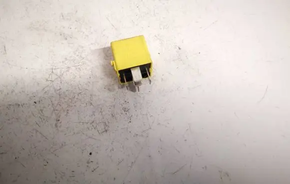 Mercedes-Benz A W169 Other relay a0025421419 v23134-a52-x335