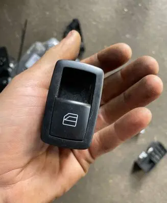 Mercedes-Benz ML W163 Electric window control switch A2518200510 03125150