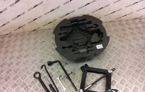 KIA Pro Cee'd III Tool set 09100G4100