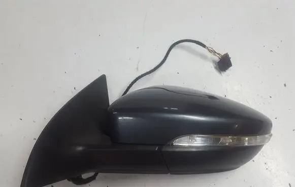 Volkswagen PASSAT CC Front door electric wing mirror 