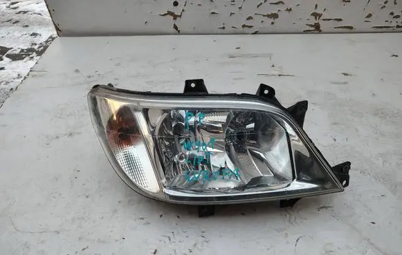 Mercedes-Benz Sprinter W901 W902 W903 W904 Headlight/headlamp 