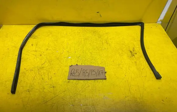 Mercedes-Benz ML W164 Other front door trim element A1647250325
