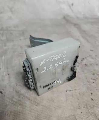 Nissan X-Trail T30 Door control unit/module 28550