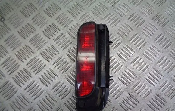 Citroen Berlingo Third/center stoplight