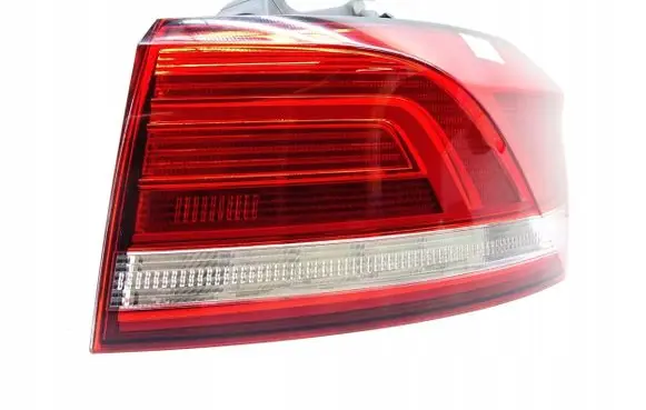 Volkswagen PASSAT B8 Rear/tail lights 3G9945312