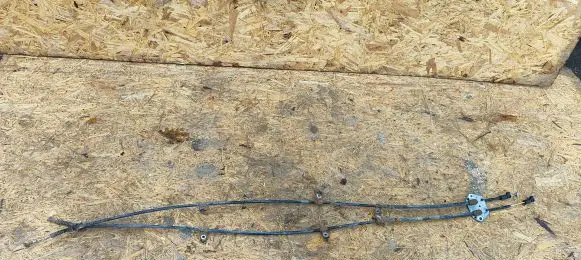 Handbrake/parking brake wiring cable