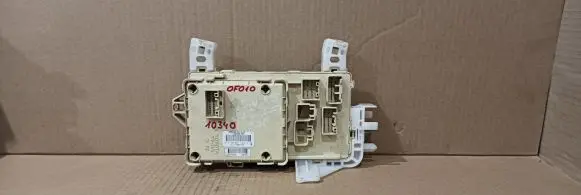 Toyota Corolla Verso AR10 Fuse module 892210F010 905765