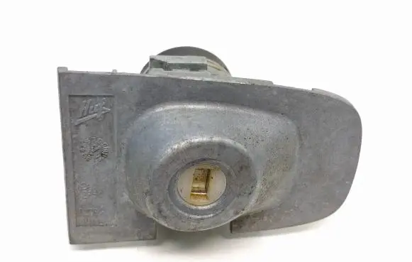 Volvo V60 Front door lock (next to the handle) 31276333