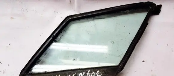 Mazda 5 Front door vent window glass four-door K4203