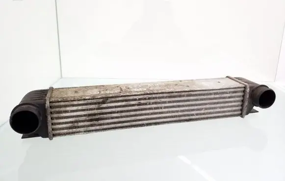 BMW 5 E39 Intercooler radiator 17512247359 2247359