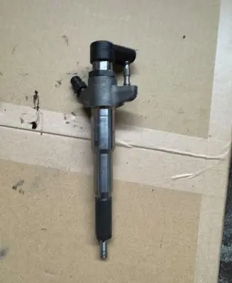 Renault Master III Fuel injector 166000372R