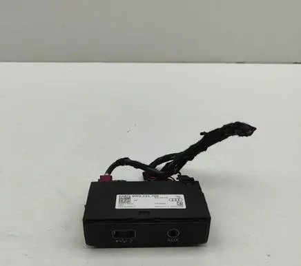 Audi A5 AUX in-socket connector 8W0035708