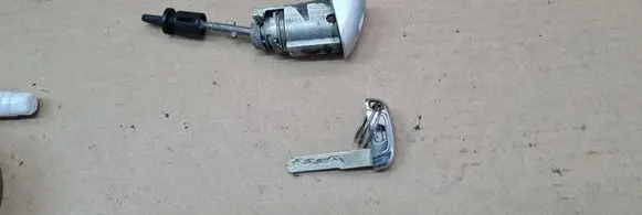 Audi A5 8T 8F Front door lock (next to the handle) 8T1837167 8T2837168