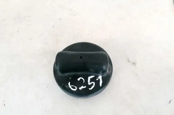 Volkswagen II LT Coolant expansion tank/reservoir cap 