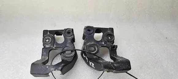 Audi A4 S4 B6 8E 8H Fender mounting bracket 8E0853922B 8E0853921