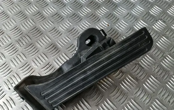 Volkswagen PASSAT B6 Accelerator throttle pedal 1K1723503AA
