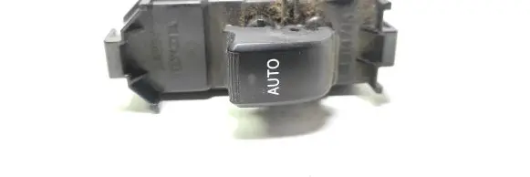 Toyota Corolla Verso E121 Electric window control switch 8403013030