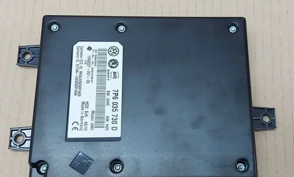 Volkswagen PASSAT B7 Bluetooth control unit module 7P6035730D