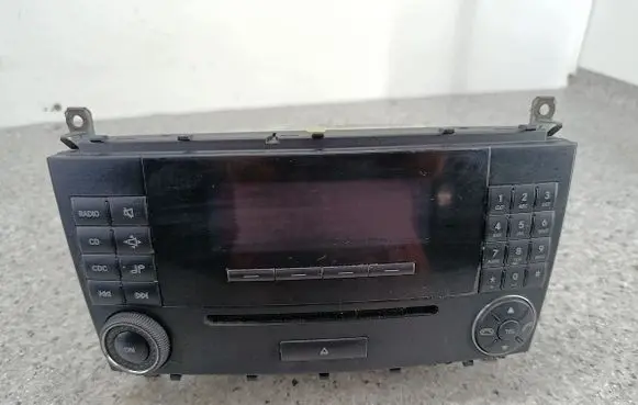 Mercedes-Benz C W203 Radio/CD/DVD/GPS head unit A2038273842