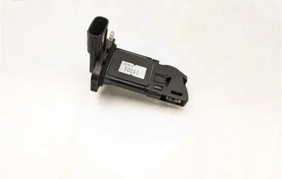 Toyota Avensis T270 Mass air flow meter 22204-26010