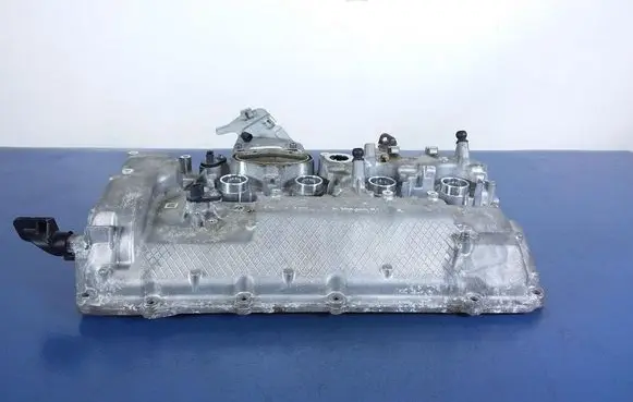 BMW 5 G30 G31 G38 Rocker cam cover 72342591