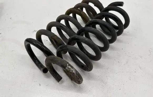 Mercedes-Benz C W204 Rear coil spring
