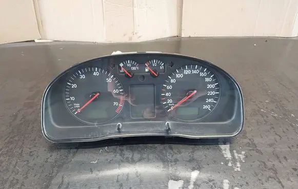 Speedometer (instrument cluster)