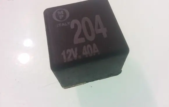Volkswagen PASSAT B5 Other relay 431951253H