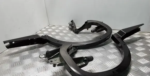 Tailgate/trunk/boot hinge