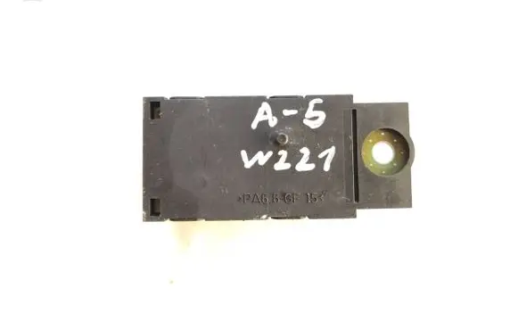 Mercedes-Benz S W221 Aerial antenna amplifier A2218201889 06T097 12415000