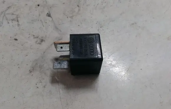 Volkswagen Touareg I Other relay 3D0951253A
