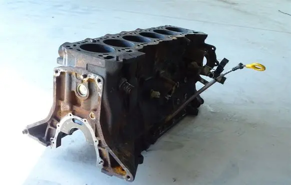 Nissan Patrol Y61 Engine block part-00592